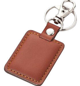 Llavero Simil Cuero Café